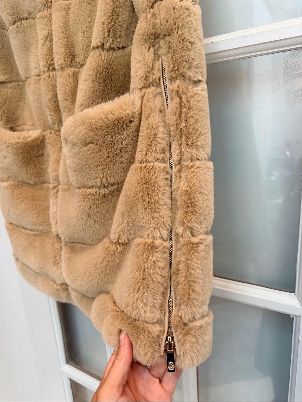 Patti Kim New York Designer Chic Faux Fur Lauren Vest Toast Brown Size XS - Picture 9 of 16